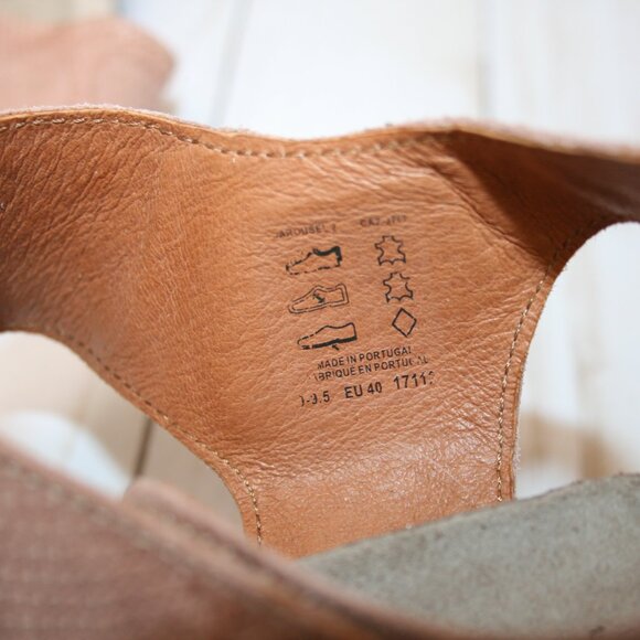 Taos Footwear Women's Carousel 3 Wedge Sandal - Picture 2 of 5